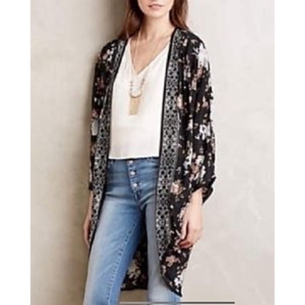 Feathers Tolani boho black floral print kimono